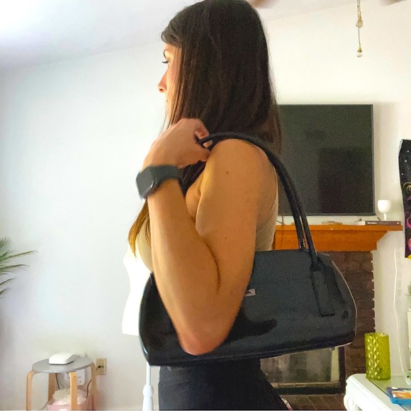 Guess🖤90’s Vintage Patent Leather Black Shoulder Bag Y2K - Picture 7 of 7